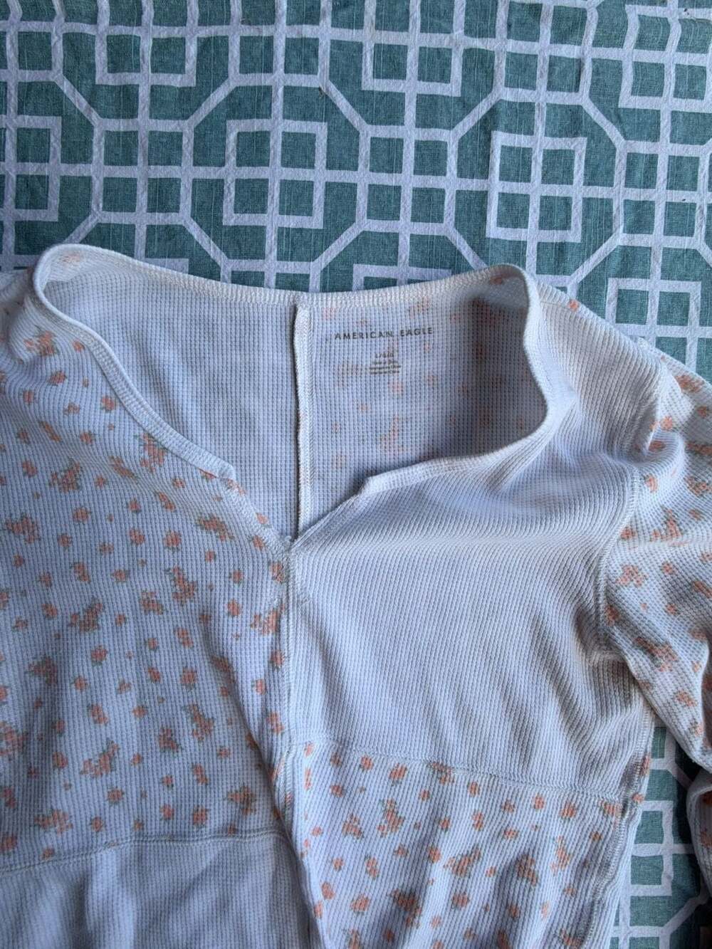 American Eagle Floral Waffle Knit Long Sleeve Top Size L - Picture 1 of 4